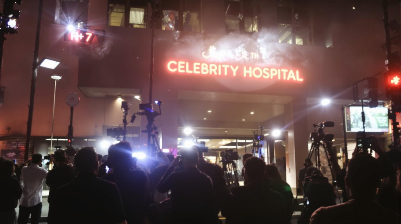 【今日独家】某一线男星深夜现身医院，疑似病情严重，经纪公司紧急回应